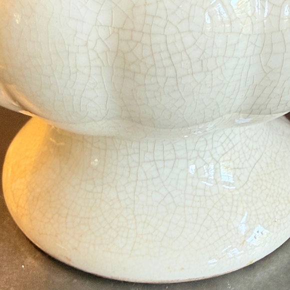 Vintage Heavily Crazed & Stained Ceramic Urn Vase with Double Handles - Picture 5 of 16